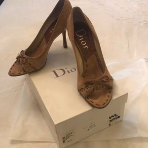 Christian Dior Open toe camel suede pump